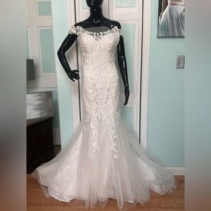 House of Wu Unique wedding gown dress Ivory Lace off the shoulder trumpet sz 10